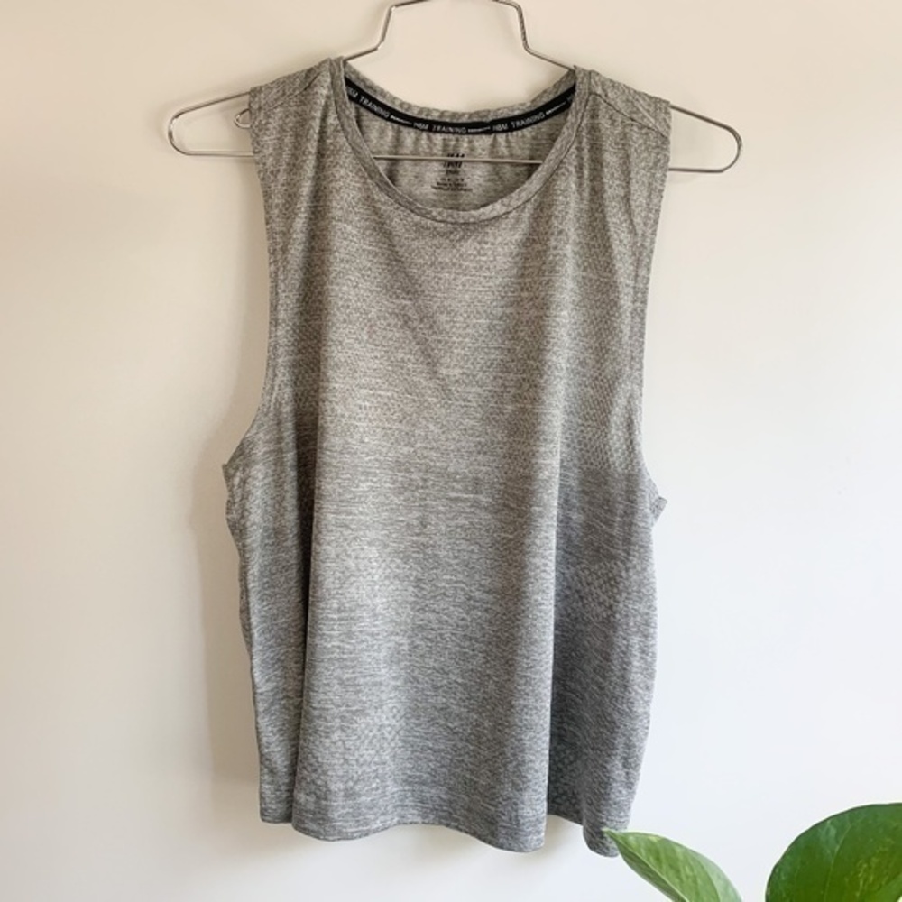 3/$25 H&M Grey Sleeveless Workout Tank Top sz M